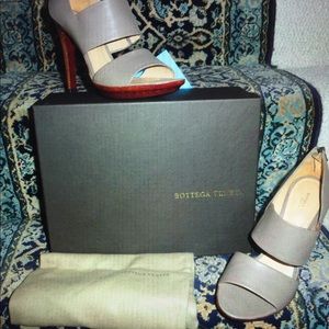 Bottega Veneta- shoes size 37 NWT 825